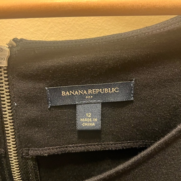 Banana Republic 3/4 sleeve little black mini dress size 12 - Picture 4 of 4